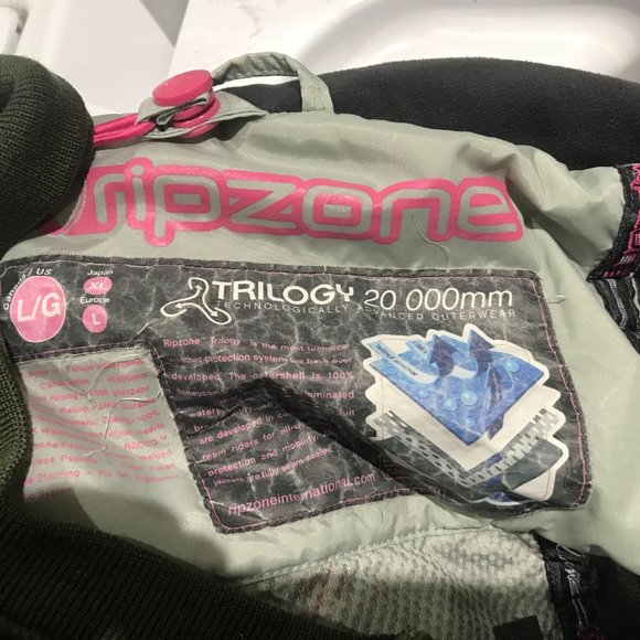 Ripzone trilogy 20,000mm waterproof Jacket with Inner removeable Jacket & pull - Picture 2 of 9